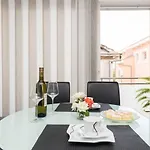 Lavi Apartment *